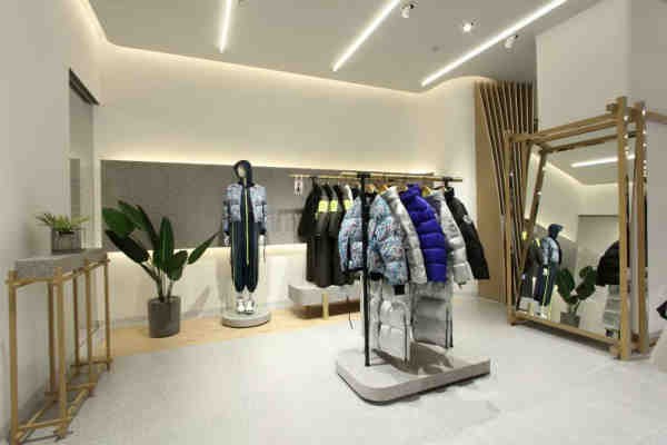 波司登羽绒服店铺展示