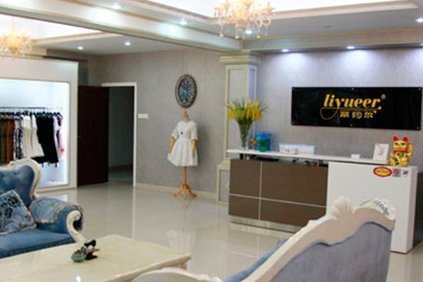 丽约尔女装店铺形象