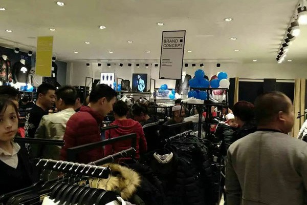 HS男装店铺展示