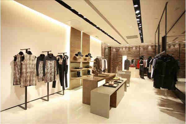 麦丝玛拉女装店铺展示