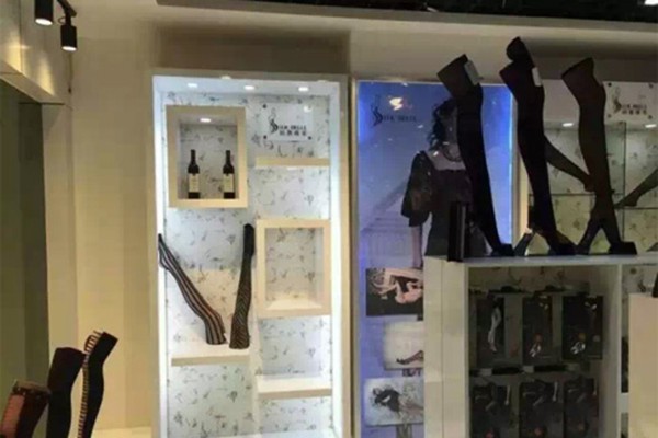 丝舞蝶意内衣店铺展示