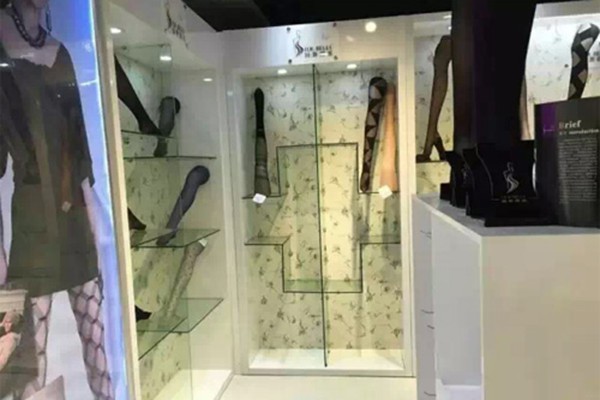 丝舞蝶意内衣店铺展示