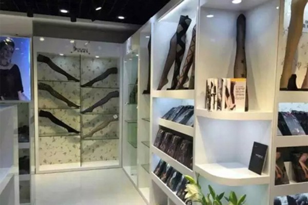 丝舞蝶意内衣店铺展示