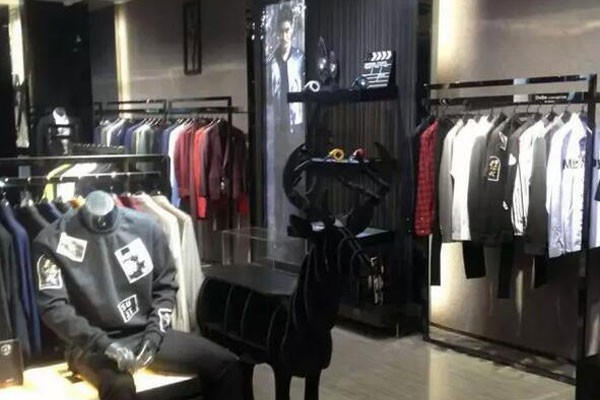 度比古卡男装店铺展示