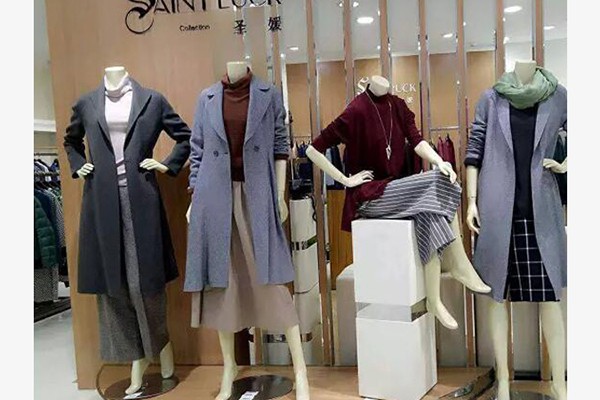 圣媛女装店铺展示