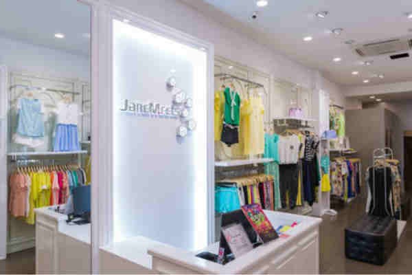 简遇女装店铺展示