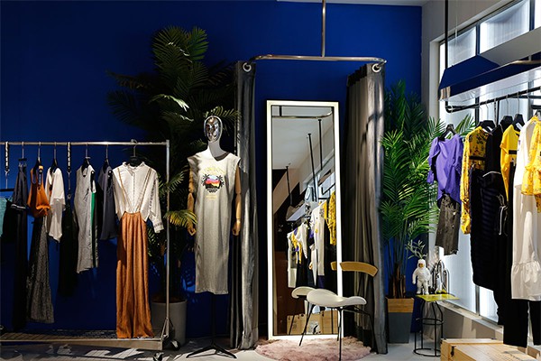 珞炫女装店铺展示