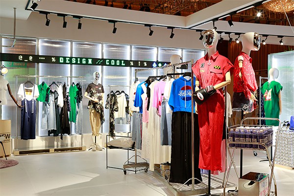 珞炫女装店铺展示
