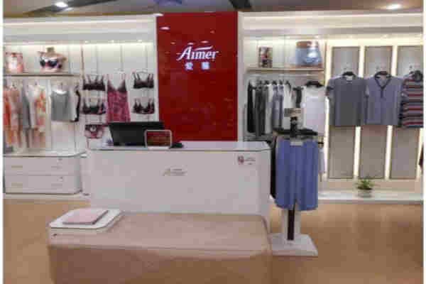 爱慕儿童童装店铺展示