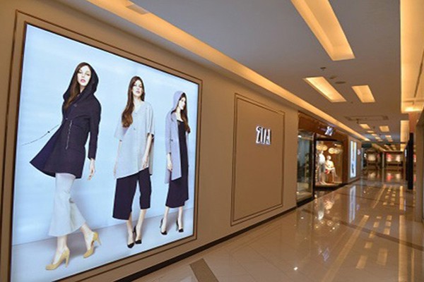 姿艾女装店铺展示