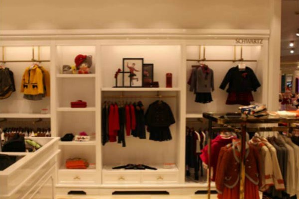 舒湾童装店铺形象