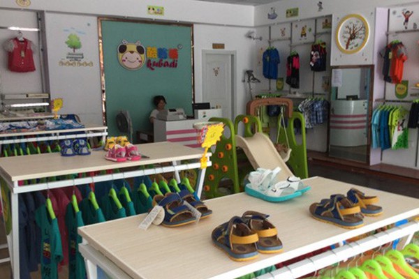 酷芭蒂童装店铺展示