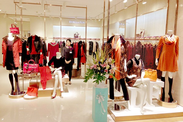 戴布拉芬女装店铺形象