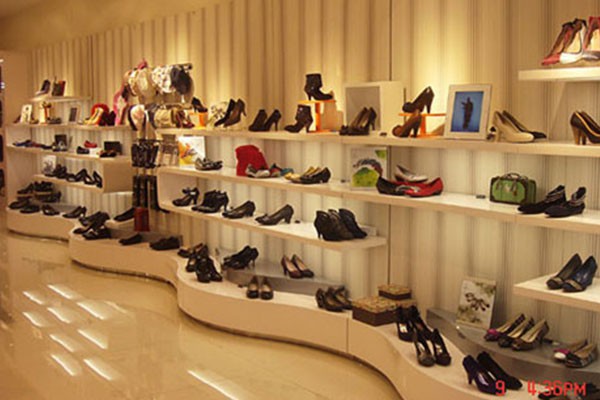 红火鸟鞋帽店铺形象