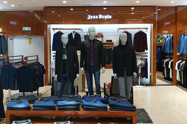 比华利保罗男装店铺展示