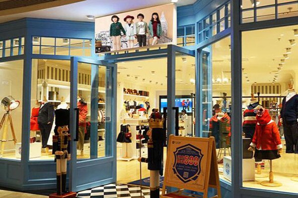 小神童童装店铺展示
