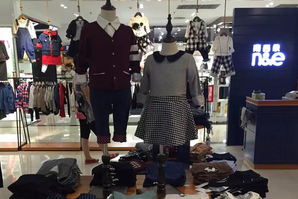 南西象童装店铺形象