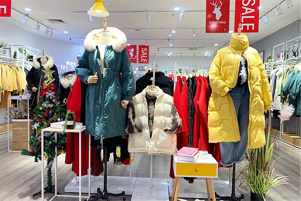 蔓哈图女装店铺形象