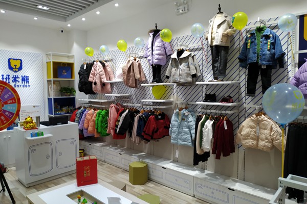 班米熊童装店铺形象