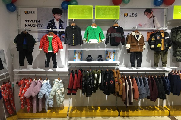 班米熊童装店铺形象