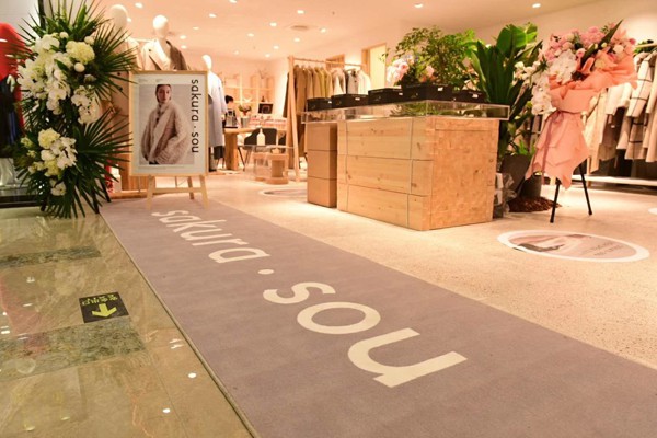 飞兰蔻女装店铺展示