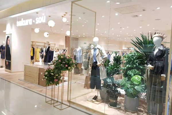 飞兰蔻女装店铺展示