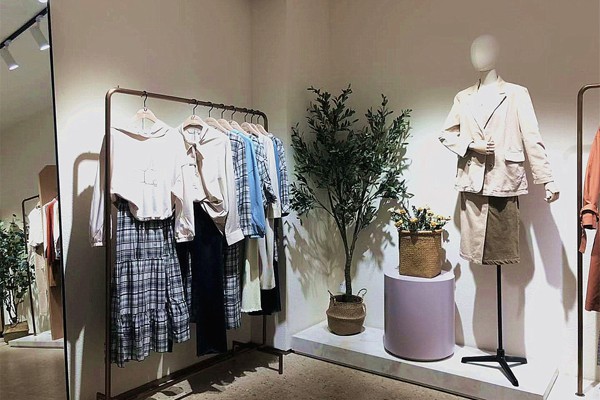 艾凸苏希Aitoo.Suxi女装店铺形象