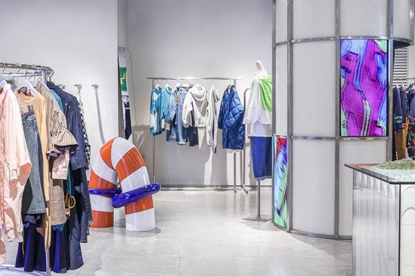 幻走女装店铺形象