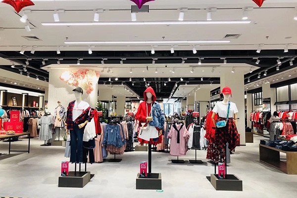 迷丝布女装店铺展示