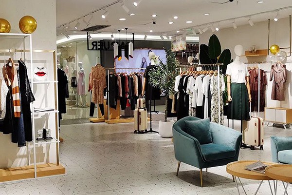 拍普儿女装店铺展示