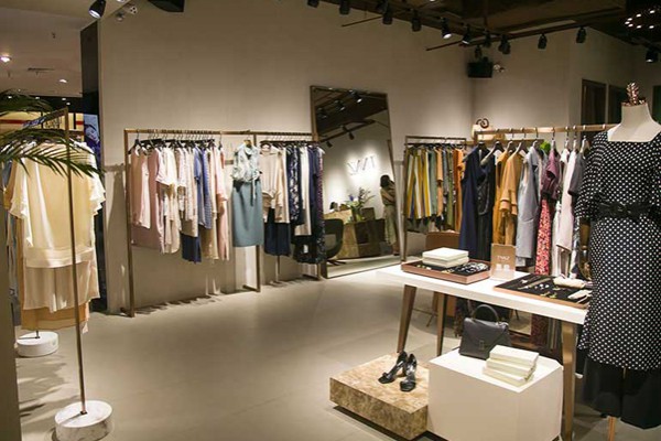 褆纳女装店铺展示