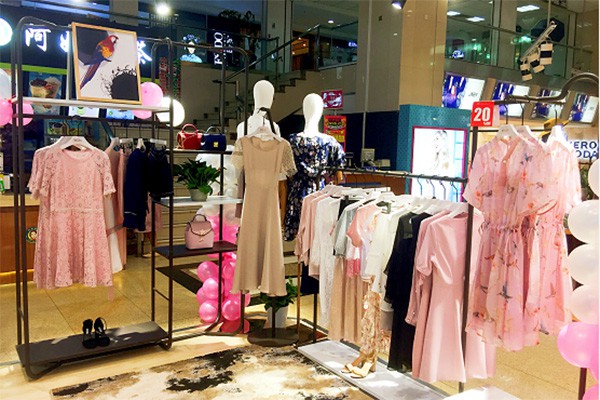 欧芮儿女装店铺形象