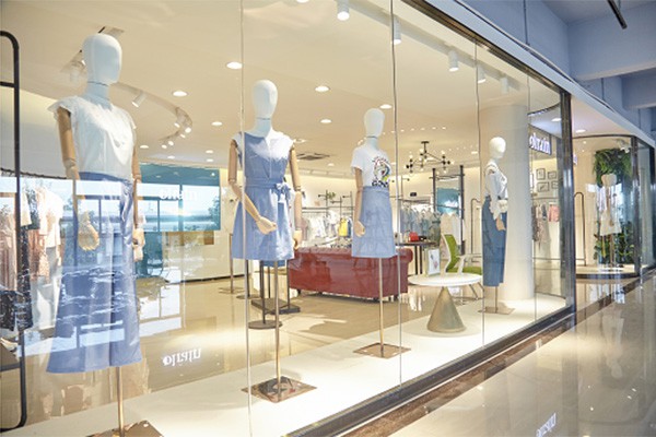 欧芮儿女装店铺形象