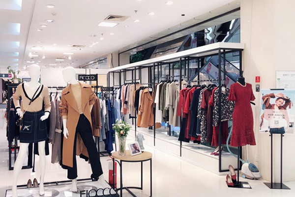 斐戈女装店铺展示