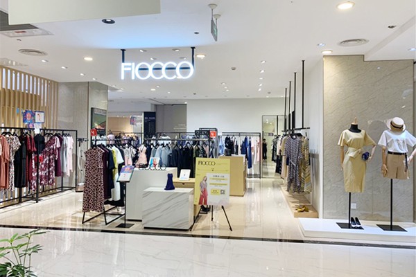 斐戈女装店铺展示
