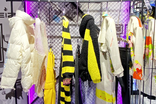 艾卓拉女装店铺展示