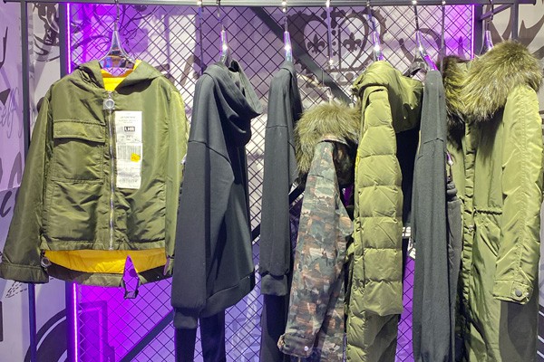 艾卓拉女装店铺展示