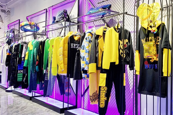 艾卓拉女装店铺展示