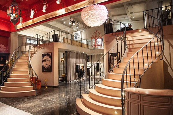 思凡女装店铺形象