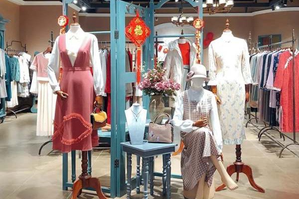 固执女装店铺展示