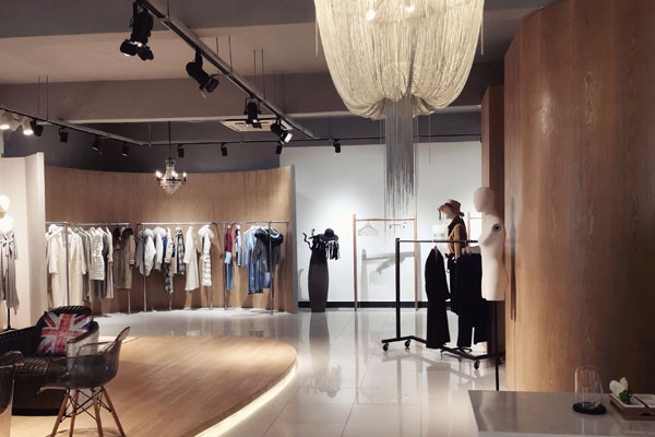 质萃女装店铺展示