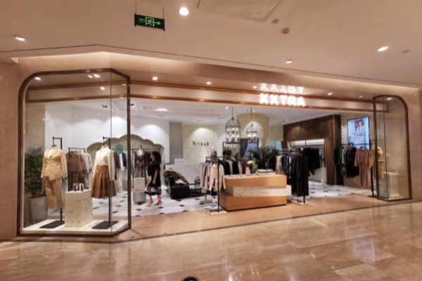 质萃女装店铺展示