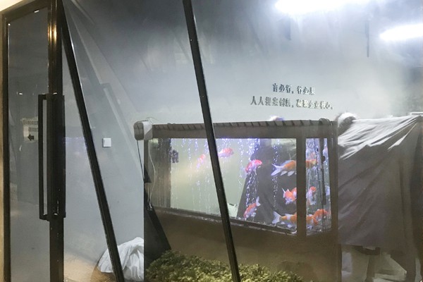 砾赫女装店铺形象