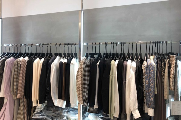 砾赫女装店铺形象