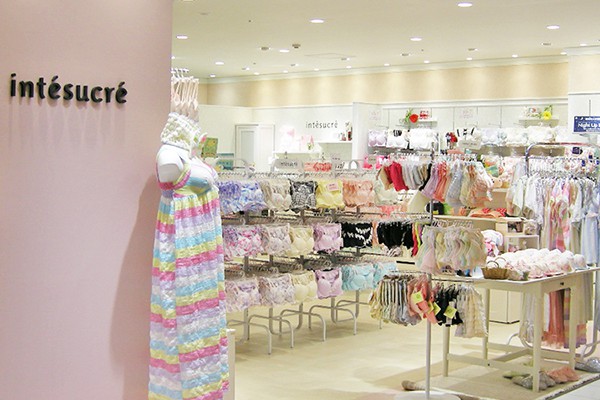 安秀丽内衣店铺展示