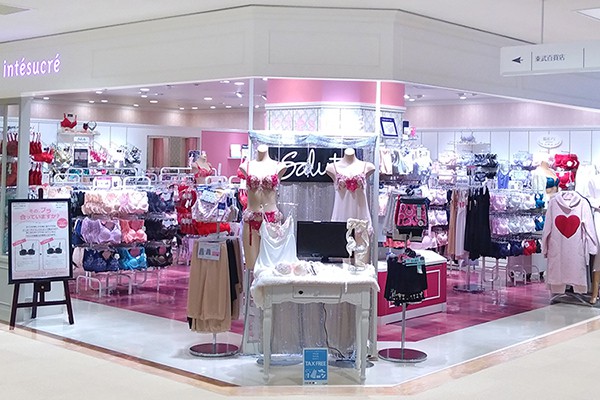 安秀丽内衣店铺展示