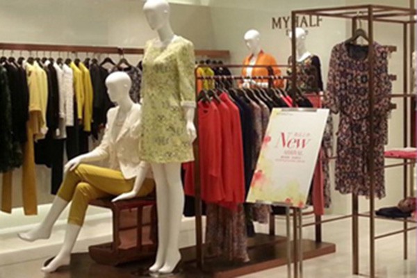 曼哈芙女装店铺展示