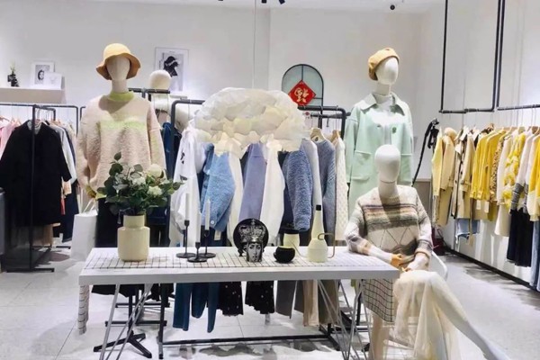 麦笈女装店铺展示