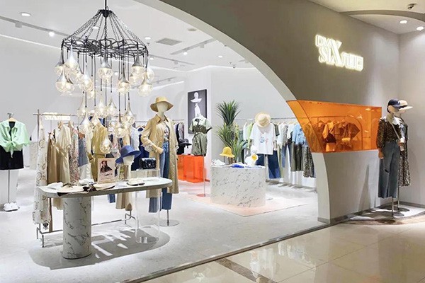 六町目女装店铺展示