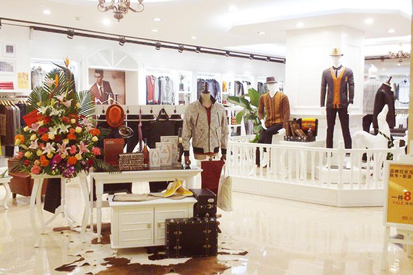 法勃尔男装店铺展示